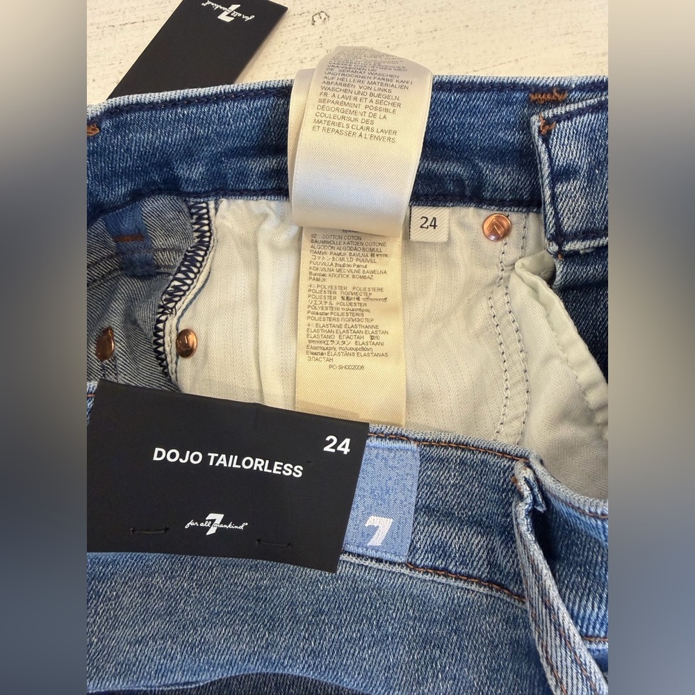7 For All Mankind Tailorless Dojo Jeans Women's Flare Leg Trousers NWT Size 24 - Picture 6 of 7